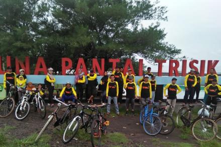 Happy Gowes Pantai Trisik, Guyup Rukun Sehat Bebarengan